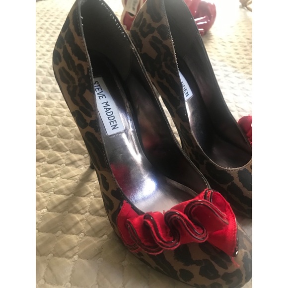 Steve Madden | Toppazz Leopard Heels - Picture 4 of 6